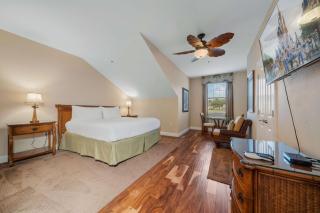 Heritage Crossing Jewel - 7