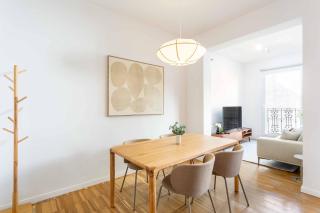 Charming 2BD Apartment with Terrace - 9
