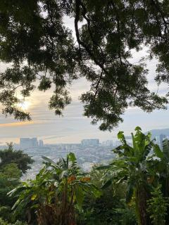 Easy Access to Airport, USM & Queensbay - 6