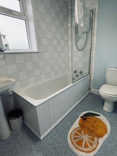 Comfy Holiday Home & Beach Hut - 4