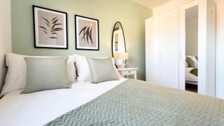 Station 5 Minutes, Free Wifi , Smart TV , Long Stays OK - 4