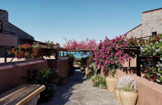 Volta Seaside Boutique Hotel - 3