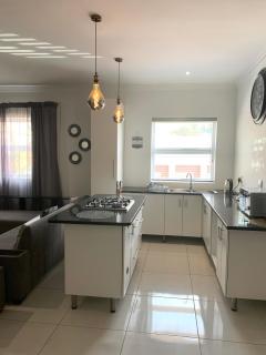 Modern Apartment - Home away from home - 8