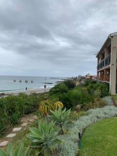 Modern Apartment - Home away from home - Summerstrand - 2