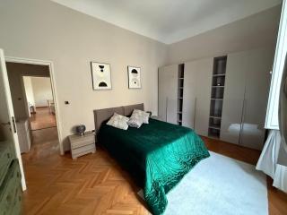 Stylish 3-Bedroom Apartment in Prestigious Florence - 7