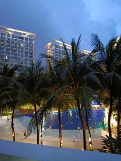 Near Airport with Beach View Urban Oasis by Cataleia - 2