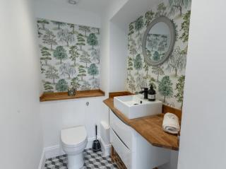 Little Gem in the Forest of Dean! Hot tub, Private garden, Dog Friendly, Smart TVs and Beautiful Historic Village Location! - 1
