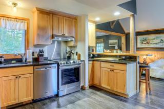 Hike, Ski and Relax Renovated Retreat in Wilmington - 2