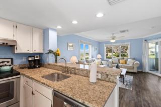 Port O' Call E104 - Walkout to Ocean! - 4