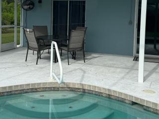 "canal Dreams" 3 Br2 Ba Pool Home On The Canal - 7