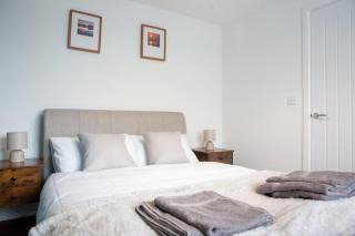 Bankside Stays Sleeps 8 - 1