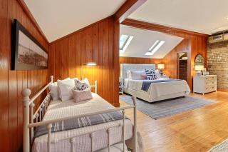 Captain's Quarters on Lafayette - 1