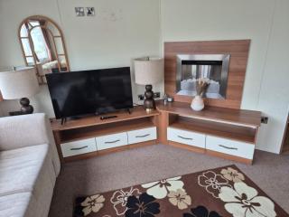 Caravan by the Sea 640 - 0