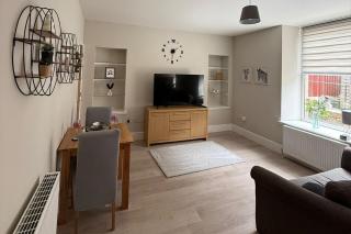1 Bed Flat - Sleeps 2 - Parking - Wifi - 0