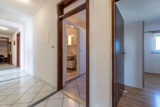 Villa Marić, a charming villa with a beautiful poolside - 5