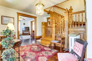 Groups Welcome! Historic Queen Anne Gem in Garrett - 7
