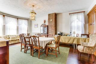 Groups Welcome! Historic Queen Anne Gem in Garrett - 4