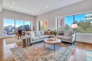 Sky Suite at 300 Drayton - 1