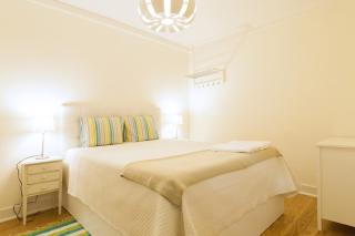 Diario de Noticias by Central Hill Apartments - 8