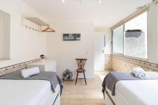 Diario de Noticias by Central Hill Apartments - 2