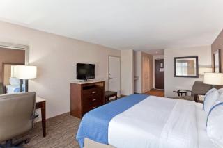 Holiday Inn Hotel & Suites Surrey East - Cloverdale by IHG - 8