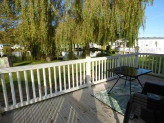 Delightful Caravan With A Lake View At Southview Holiday Park Ref 33026Cl - 8