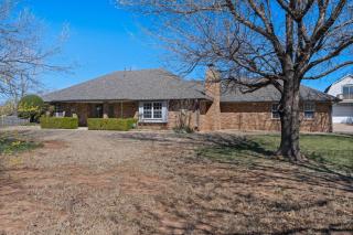 Just Like Home #15:Moore 5bd,4ba w/pool & hot tub - 7