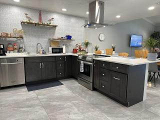 Newly Renovated Villa with Hot Tub - 1