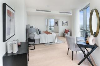 High level, two bedroom apartment - London - 3