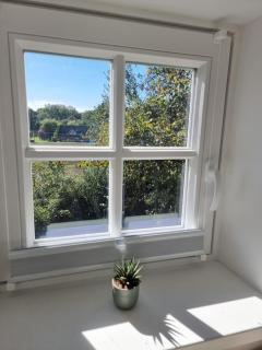 Lichtdurchflutete Dachgeschosswohnung mit Charme - 2