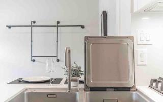 Superb location steps to DT and UT - 2