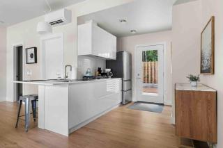 Cozy Downtown Studio - near UT - 6