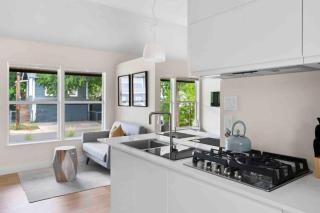 Cozy Downtown Studio - near UT - 1