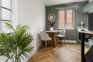 Pippin - Stylish City Centre Studio - Worcester - 5
