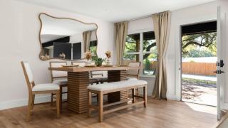 10 Min to Downtown - Modern 4BR Oasis - Yard Games - 5