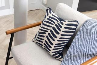 1 Bed in the heart of Grassmarket with Castle Views - 6