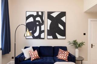 1 bed in heart of Old Town with Castle Views - 8