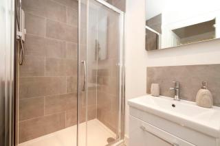 1 bed in heart of Old Town with Castle Views - 6