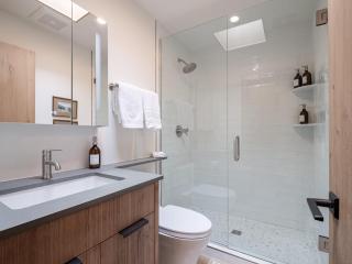 Le Petite Alps l 2BR Condo with Private Patio - 4