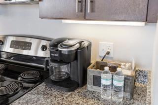 Luxurious Downtown Corner Views 2 bed 2bath 61 - 1