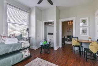 3 Room 2nd-Floor Suite near Beach, Pier, Strand - 3