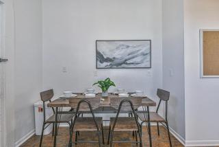 3 Room 2nd-Floor Suite near Beach, Pier, Strand - 1