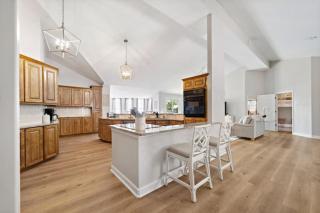 Lakefront home with Pool, Game Room and Dock - Blanchard - 8