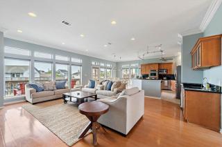 Canal Front Fisherman Dream Home with Great Views -  - 8