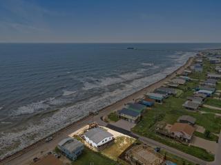 Beach house with fire pit, game room and massive deck with wonderful ocean views - 5
