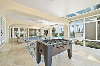 Huge, spacious villa with private pool and game room on 5 acres - 9
