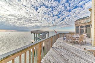 Jaw-dropping bayfront home with panoramic water views, boat slip, and cowboy pool - 5
