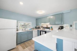 Cozy beach bungalow close to ocean with large yard - Galveston - 2