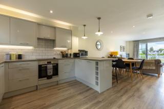 Elouera, 21 Isis Lake - 1