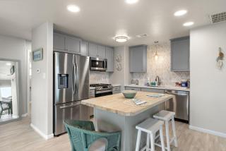 Cozy Beach Home, Short Walk to Water and Fishing Spots -  - 2